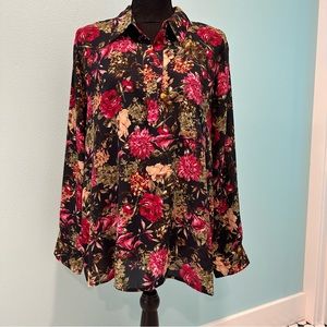 🌷 3 for $15. EUC Pleione lightweight popover style floral blouse